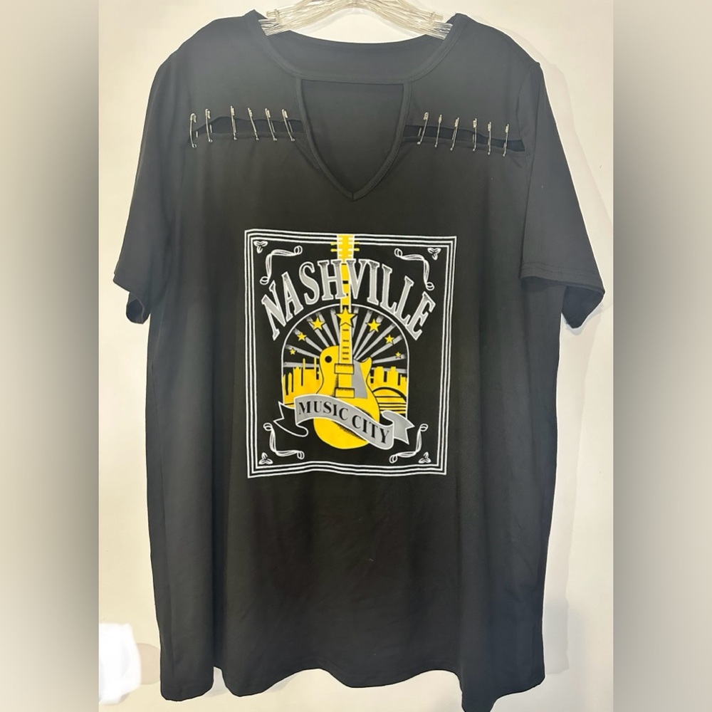 SHEIN Curved OXL Nashville Music City Black Top Safety Pins Guitar Graphic